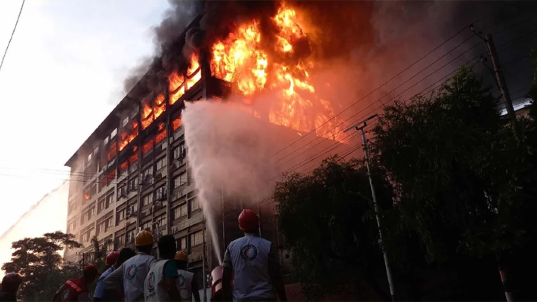 প্রায় ১৭ ঘণ্টা পর চট্টগ্রাম ইপিজেডের আগুন এলো নিয়ন্ত্রণে